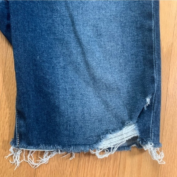 PAIGE Jax Knee Starla Deconstructed Denim Cut Off Shorts Raw Hem 26 - Picture 9 of 13